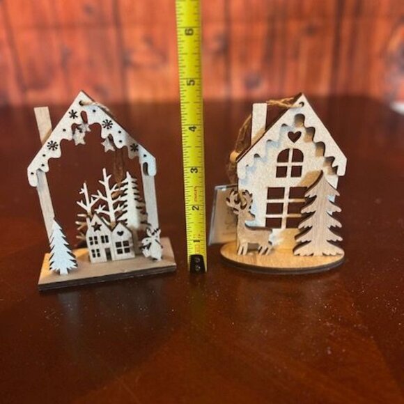 Rustic Wooden Christmas Decorations Set Of 4 With Reindeer & Snowy Village Scene - Picture 7 of 8